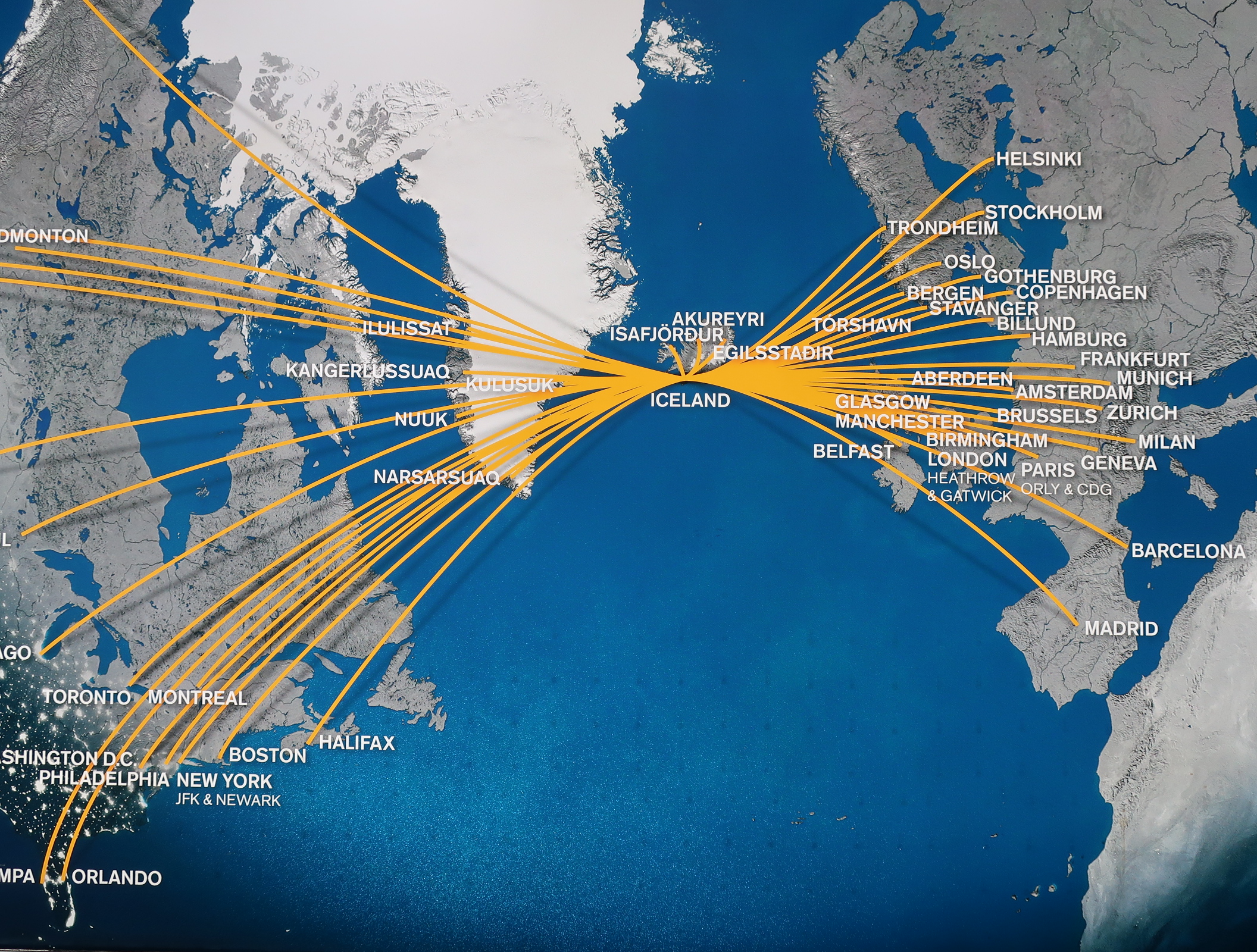 Карта мировых полетов. Маршруты самолетов. Воздушный коридор. Карта перелетов. География полетов.